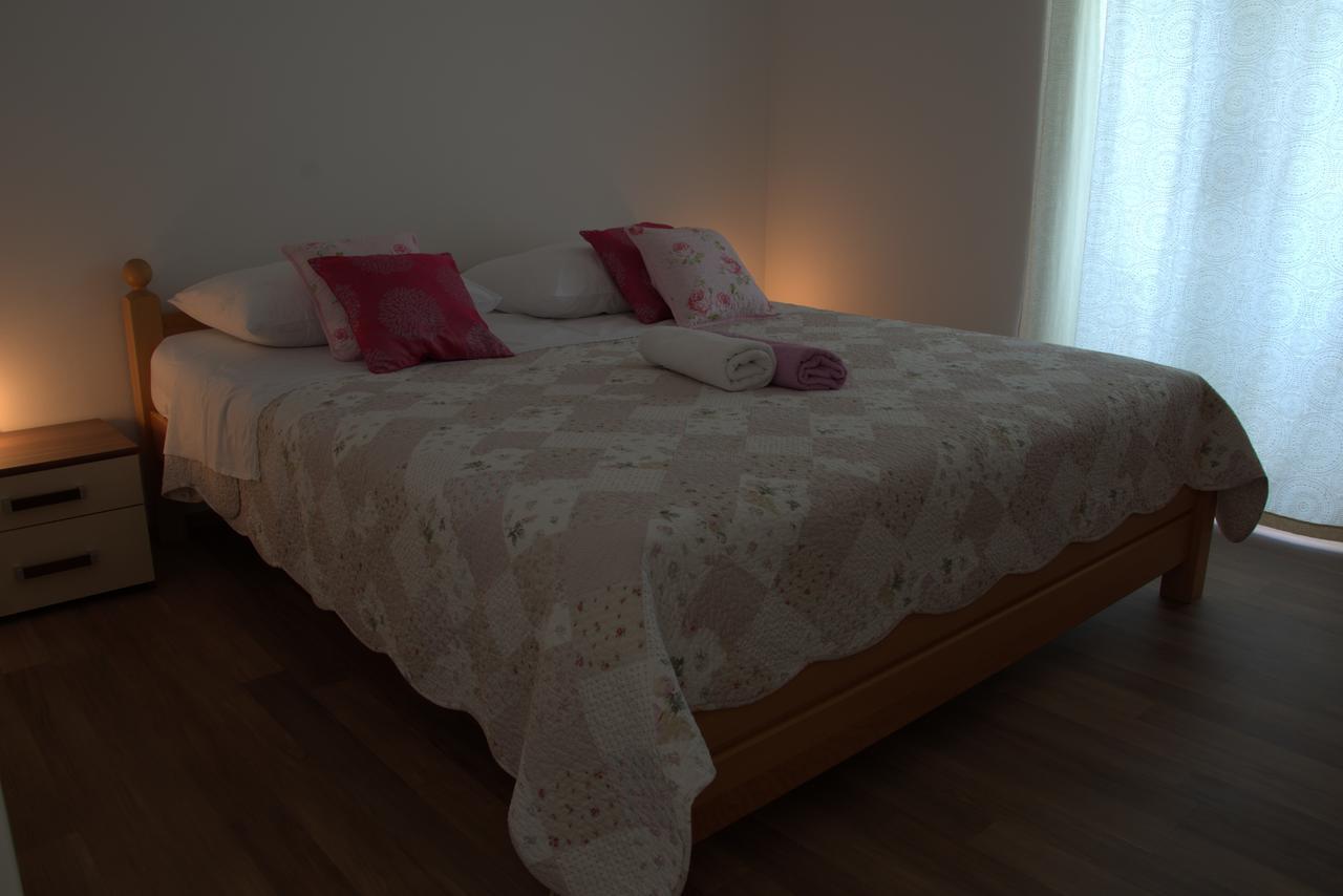 Apartments Rogulj Rogoznica  Extérieur photo